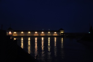 WKW Töging am Inn (ca. 85MW), Wasserschloss bei Nacht
